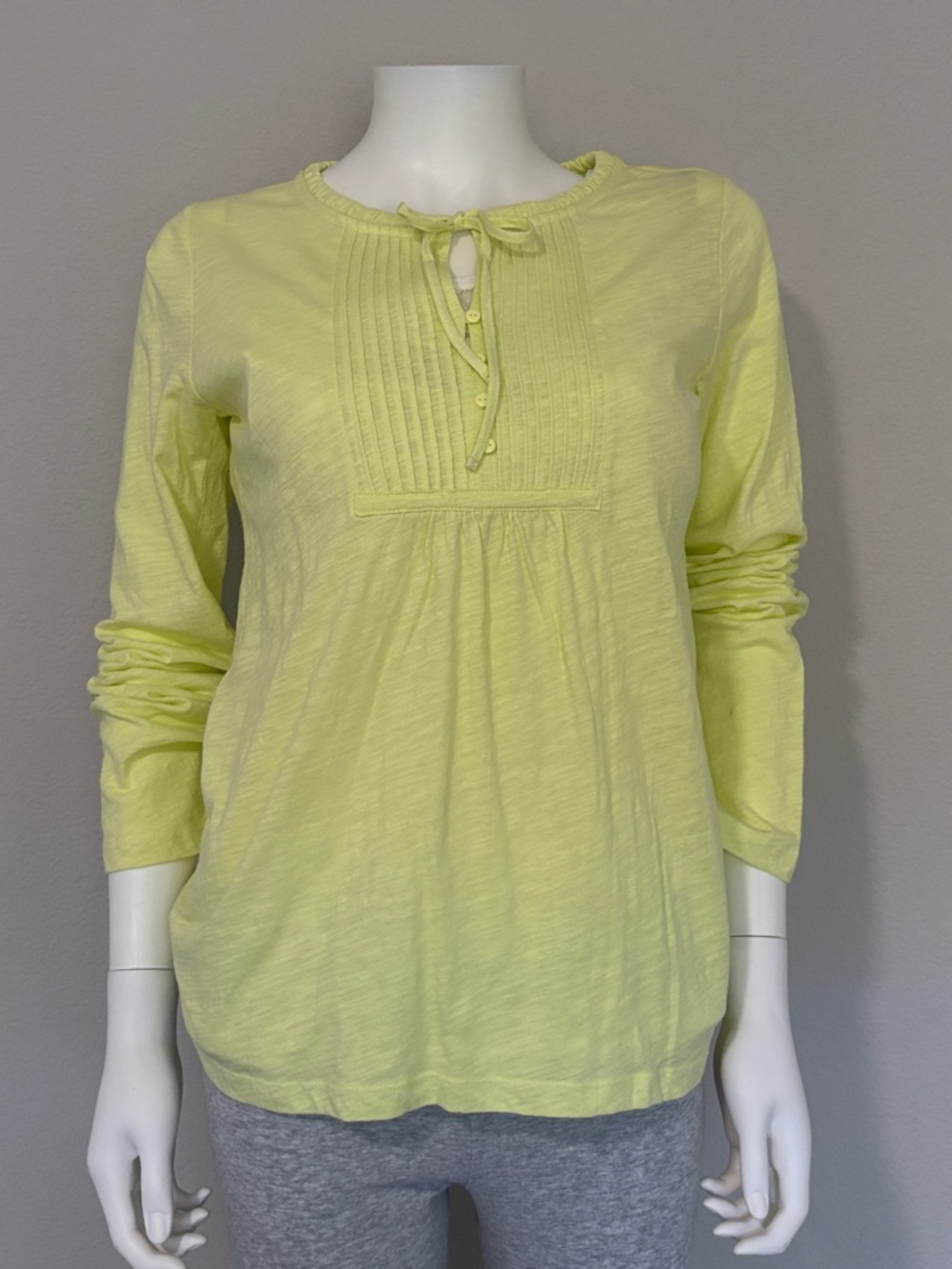 NWT Ann Taylor Loft Women’s Small Lightweight Pintuck Peasant Top - Lemon Yellow